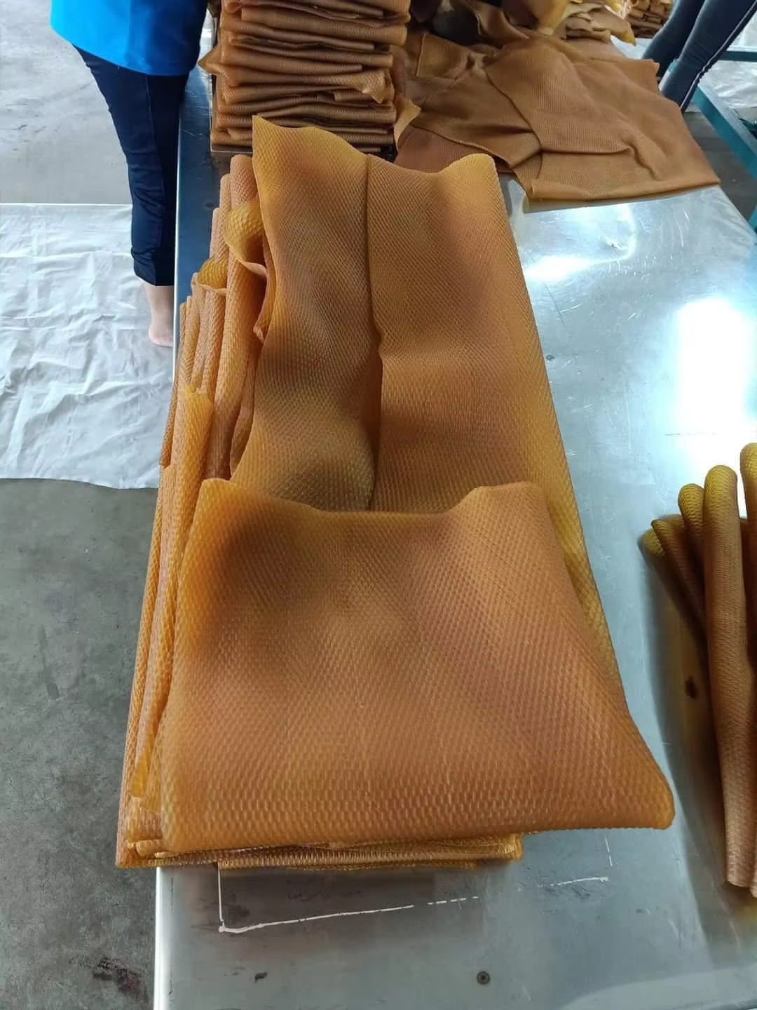 High quality Rss3 rubber smoke a good price from Loc phat rubber in Tanzania private factory - Image 2