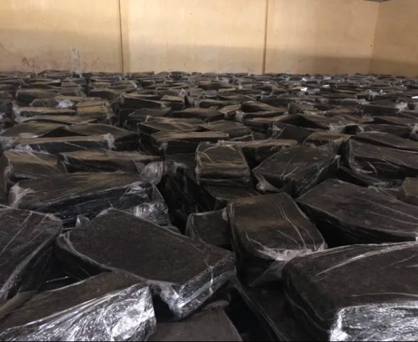 Tanzania factory high quality SVR20 natural rubber best price molding grade - Image 6